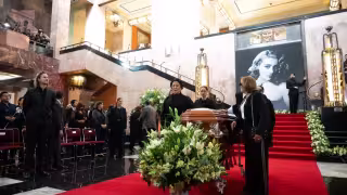 Durante el homenaje de Silvia Pinal en Bellas Artes