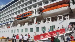 Aumenta el movimiento en el muelle con la programación de barcos turísticos en el puerto