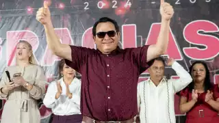 Joaquín Díaz Mena refrendó su compromiso de traer bienestar a Yucatán