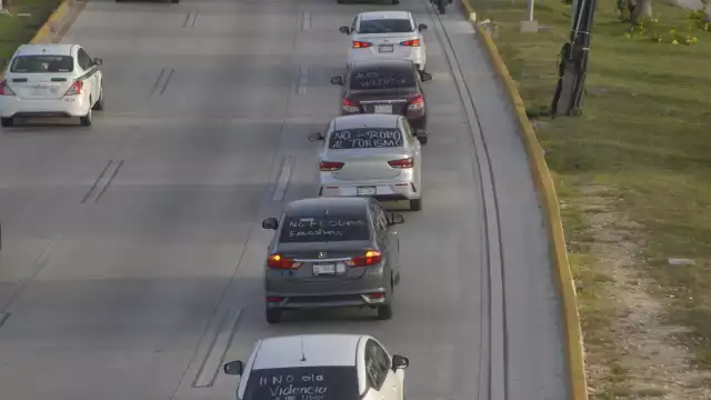 Los socios de Uber señalan que han sido acosados por taxistas y ahora por las autoridades federales