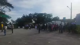 Comunidades de Ciudad del Carmen amenazan con bloquear de nuevo la carretera federal 186