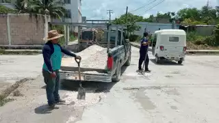 Vecinos criticaron la falta de atención de las autoridades y destacaron la necesidad de reparar las calles para evitar más accidentes.