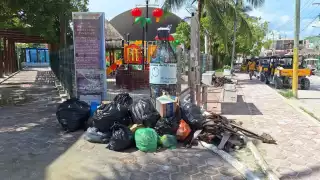 Holbox  inundada de basura; sin respuesta de autoridades