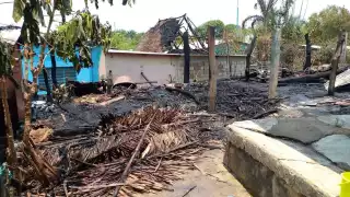 Los cohetes han afectado tablados y viviendas de huano