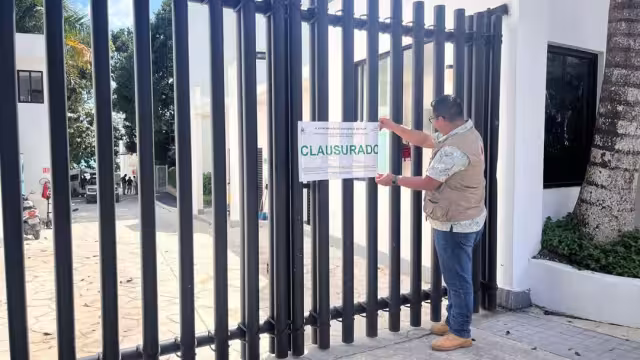 Un hotel fue clausurado después de revisar que no contaban con los papeles adecuados.