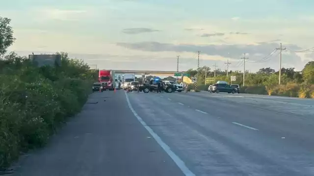 El conductor del auto murió calcinado dentro de su unidad