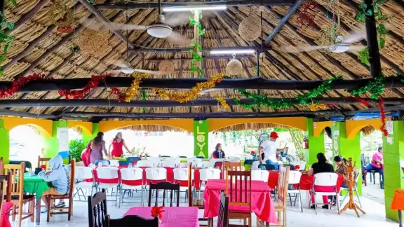 Zona restaurantera de Calderitas sufre de caída en ventas. Zona restaurantera de Calderitas sufre de caída en ventas.