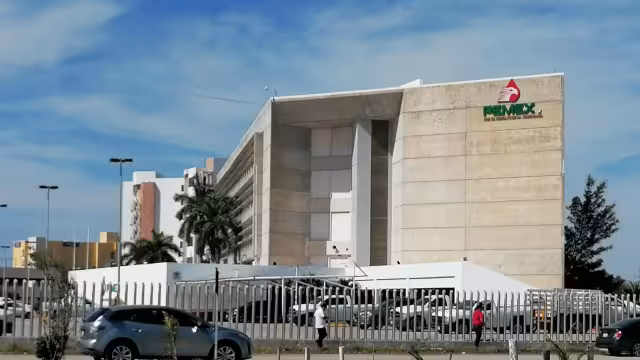 Pemex mantiene la polémica por deudas con empresas de Ciudad del Carmen