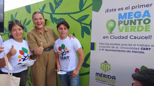 La alcaldesa Cecilia Patrón se encargó de inaugurar el punto verde