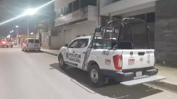 Un hombre robó dos cazuelas de barro de una vivienda en la colonia Centro. Un hombre robó dos cazuelas de barro de una vivienda en la colonia Centro.