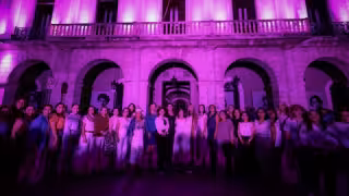 Palacio de Gobierno en Mérida se ilumina de morado por el Día Internacional de la Mujer