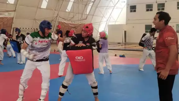 Taekwondoines campechanos se preparan en el CEDAR para clasificar a los Juegos Nacionales 2025.