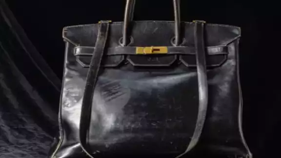 El bolso de Jane Birkin fue vendido por una cifra millonaria El bolso de Jane Birkin fue vendido por una cifra millonaria