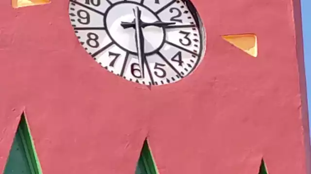 ¿Dónde se encuentra el primer reloj de Chetumal?