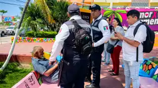 Adulto mayor en situación de calle agrede a niños y mujeres en Ciudad del Carmen