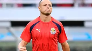 "Chicharito" Hernández de nuevo generó polémica extracancha.