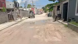 Vecinos de Sihochac exigen la rehabilitación de calles en mal estado.