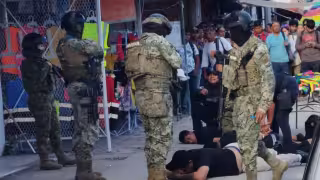 Elementos de la Marina sometieron a los supuestos secuestradores.