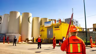 Empresarios de Carmen enfrentan crisis por falta de pagos de Pemex