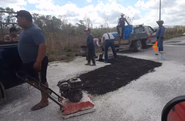 Usaron palas, picos, otras herramientas y dinero propio.