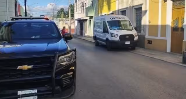 Empleado queda atrapado dentro de una máquina procesadora de alimentos que limpiaba