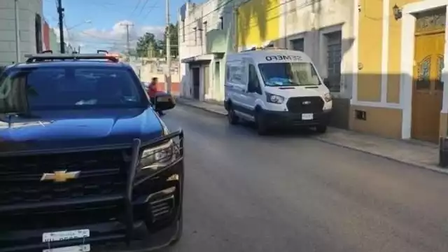 Empleado queda atrapado dentro de una máquina procesadora de alimentos que limpiaba