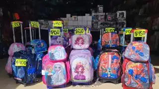 Comerciantes de Campeche, esperan repunte de hasta 70% en venta de mochilas  