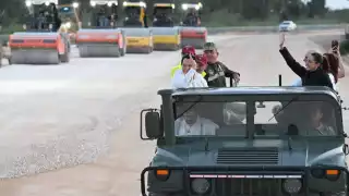 La mandataria supervisó los trabajos del Tren Maya de carga en la entidad.