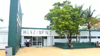 Trabajadores de la construcción, turismo, comercio y servicio acusaron negligencia, maltrato y larga espera en caso de requerir atención en el hospital local