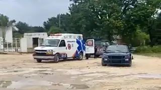 Balean a hombre en la rodilla en Las Torres de Playa del Carmen