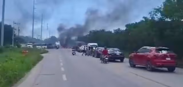 Los vecinos cerraron la carretera 307, donde incendiaron neumáticos