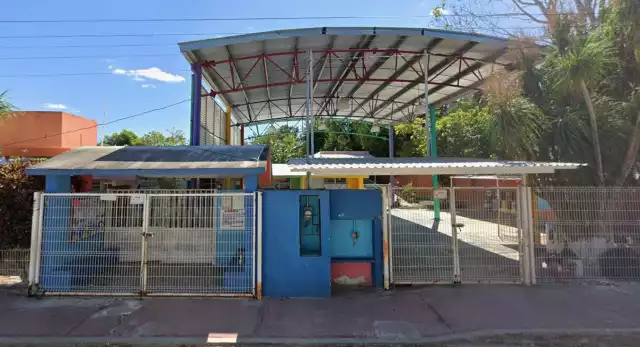 Padres cuestionan destino de recursos de La Escuela es Nuestra y exigen intervención de autoridades