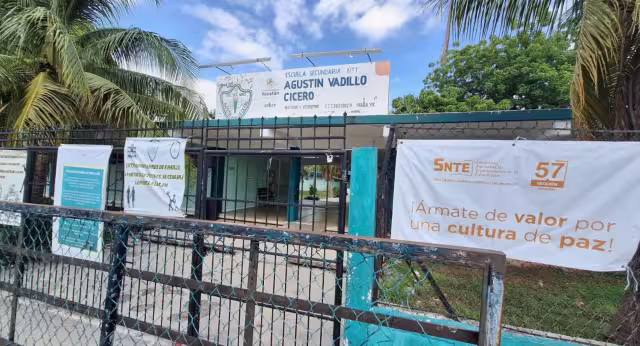 Un intruso agredió emocionalmente a un grupo de la Agustín Vadillo Cicero, el martes pasado