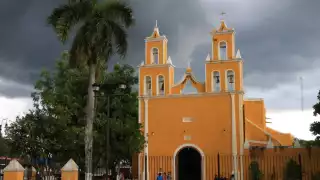 Las precipitaciones dañan progresivamente los muros y techos de la iglesia de San Francisco