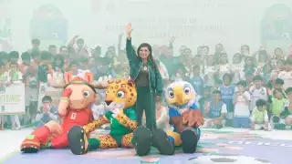 Clase de futbol masiva previo al Mundial