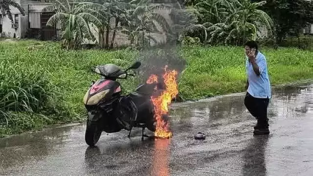 La comunidad inició una campaña en redes sociales para apoyarlo; confían en la solidaridad de la gente para conseguirle una moto usada y que pueda seguir trabajando.