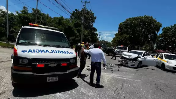 Elementos de tránsito aseguraron el área Elementos de tránsito aseguraron el área