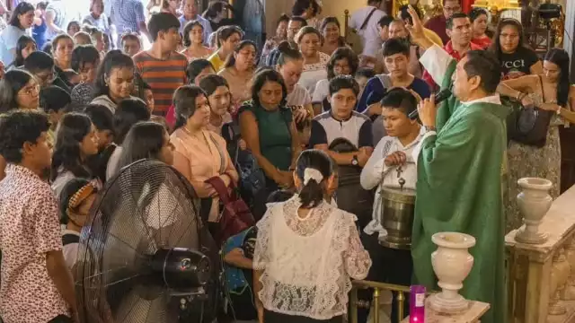 Bendicen útiles escolares en Ciudad del Carmen