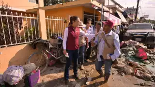 Tras las lluvias, Sheinbaum llega a Poza Rica y constata daños en colonias afectadas