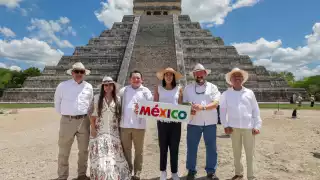 Díaz Mena acompañó a la visita de embajadores a Chichén Itza