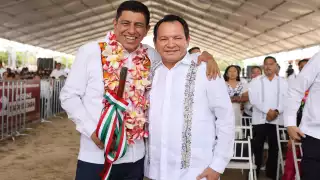 Joaquín Díaz Mena, asistió al segundo informe de gobierno de su homólogo de Oaxaca