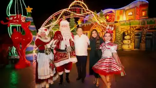 Gobernador Joaquín Díaz Mena enciende árbol de Navidad