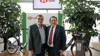 El Gobernador Díaz Mena se reunió en la Torre HSBC con Jorge Arce, CEO del banco.