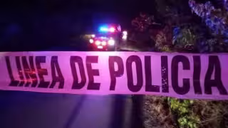 En el lugar se encontró un cartel con un mensaje amenazante