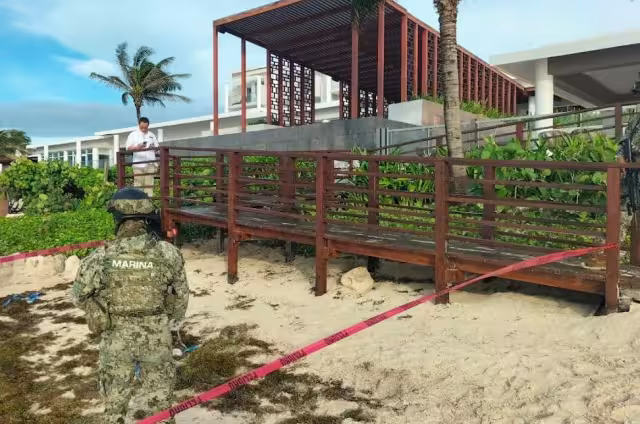 Personal de la Novena Región Naval aseguró un paquete con más de un kilo de presunta cocaína en una playa de Puerto Morelos