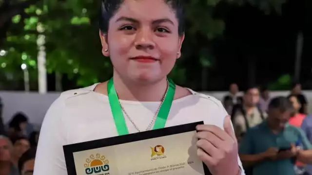 Alumna de Cbtis 214 obtiene medalla al Mérito Juvenil 2024