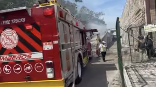 Elementos del Heroico Cuerpo de Bomberos respondieron al llamado de emergencia.