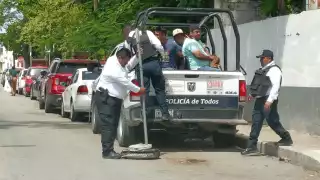 Fueron entregados por la policía a la FGR; el hecho se suma a otro en el cual los asegurados cargaban billetes falsos y también procedían de Tabasco.