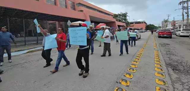 Servicios médicos subrogados en Mérida vulneran derechos humanos, acusan jubilados