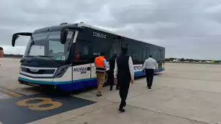 Aeropuerto de Mérida estrena autobús  para trasladar a pasajeros de la pista a la terminal